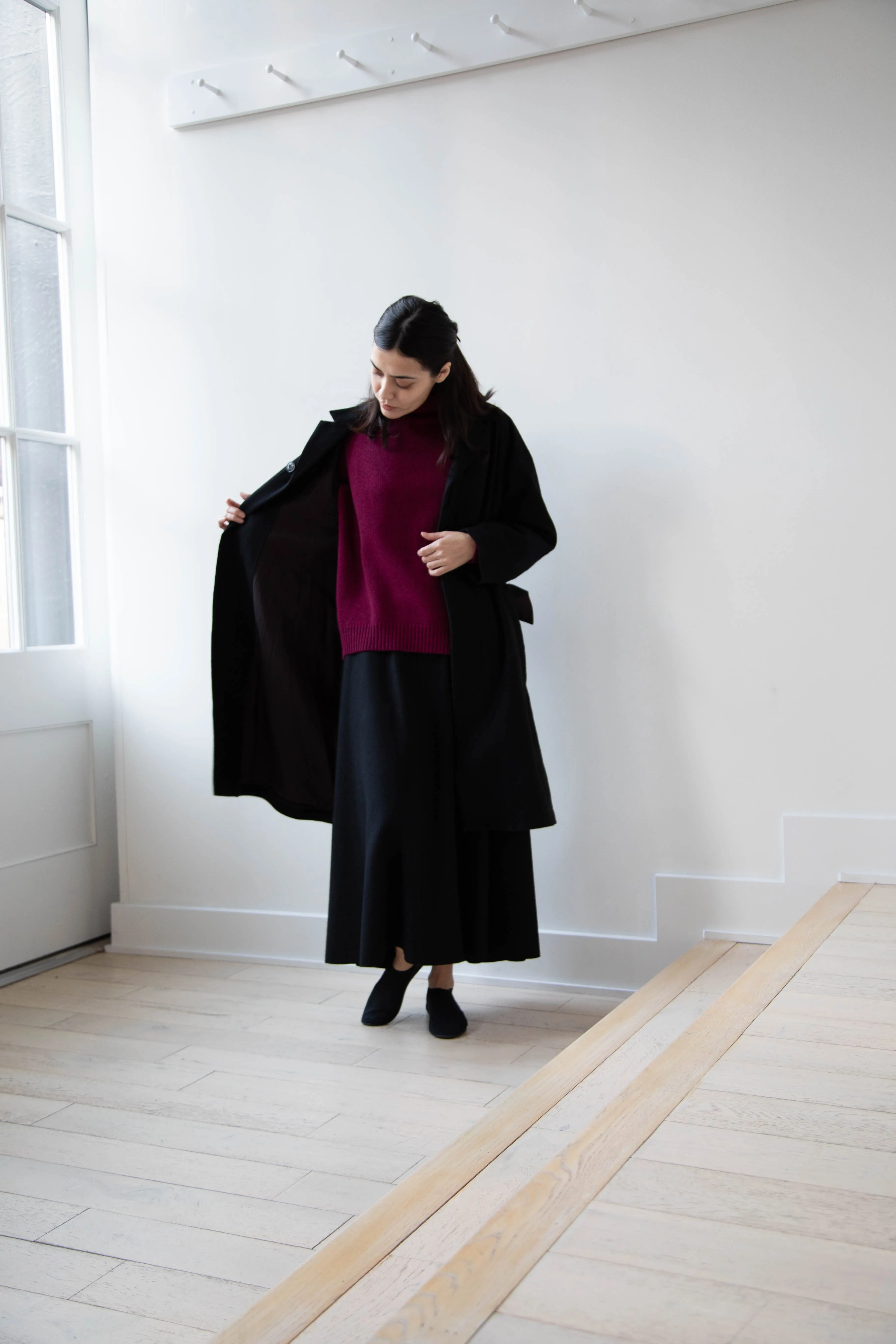 Arts & Science | Raglan Sleeve Chester Coat in Black